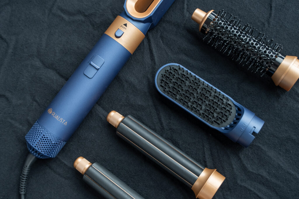Blauer Multistyler und Styling-Aufsätze